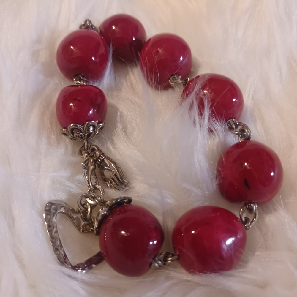 Rare legant Red Beaded Bracelet with Heart Charm